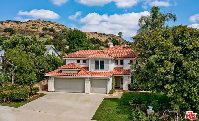 24517 Stagg St, Canoga Park, CA 91304