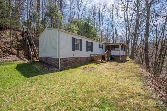 1848 W Mill Creek Road, Warrensville, NC 28693