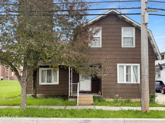 214 N  Marian St, Ebensburg, PA 15931