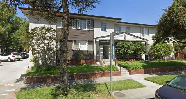 139 N  Holliston Ave #D, Pasadena, CA 91106