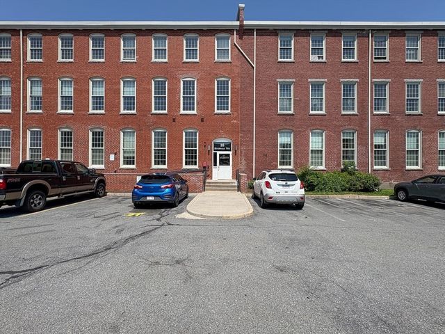 35 Riverwalk Way #R222, Lowell, MA 01854