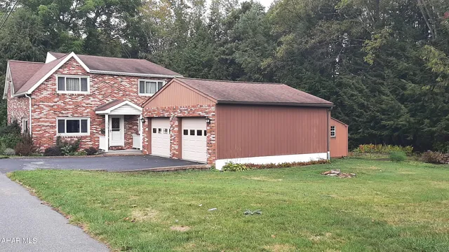 1416 Caldwell Ave, Portage, PA 15946