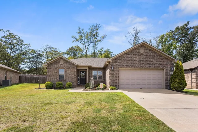 28 Timber Ln, Austin, AR 72007