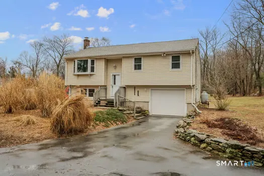 9 Thompson Road, North Franklin, CT 06254