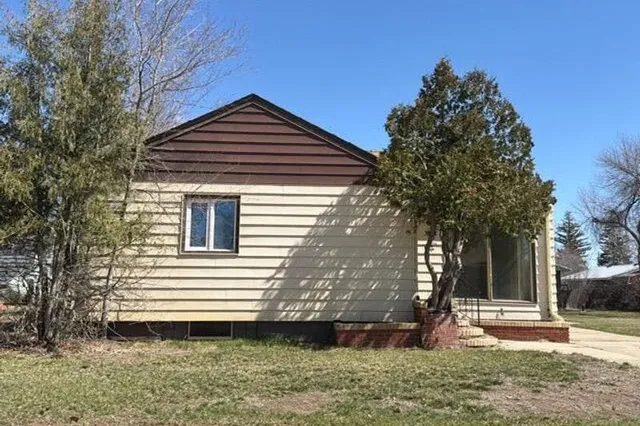 318 N  Hazel St, Plentywood, MT 59254