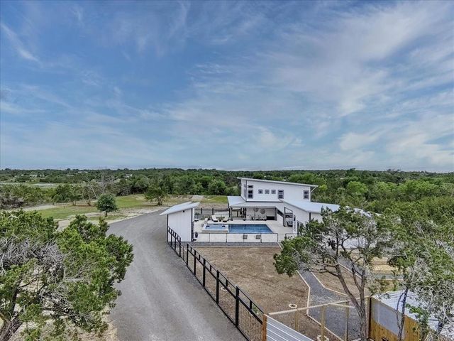 201 W  Lakeshore Dr, Dripping springs, TX 78620