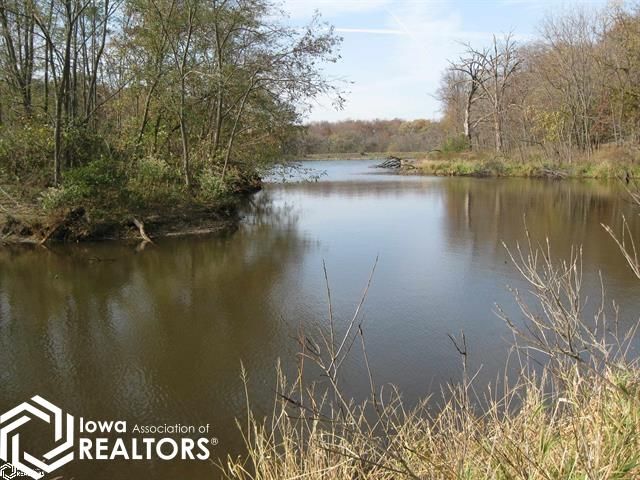 Cherry Tree Ln, Fairfield, IA 52556