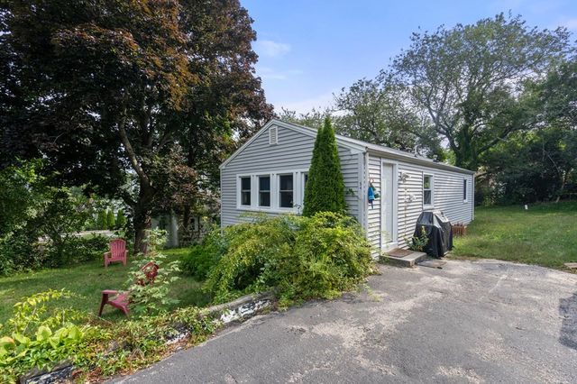 54 Pearl St, Plymouth, MA 02360