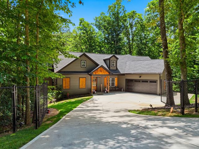 214 Kelly Ln, Ellijay, GA 30540