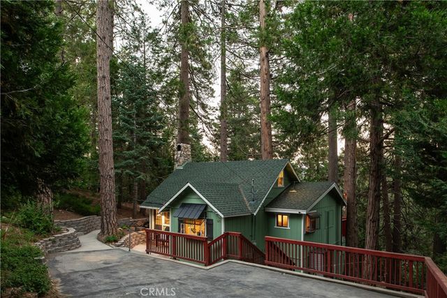 623 Clubhouse Dr, Twin Peaks, CA 92391