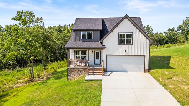270 Cascade Dr, Rossville, GA 30741