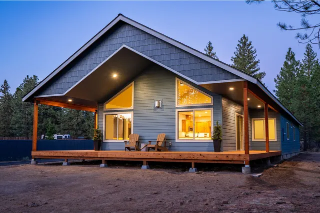 60340 Hiawatha Ln, Bend, OR 97702
