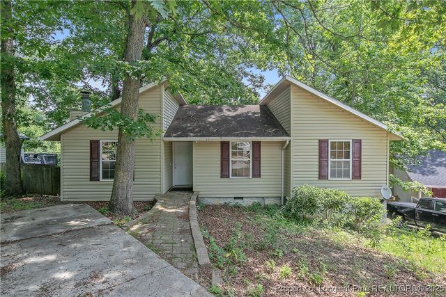 303 Whipple Tree Ln, Fayetteville, NC 28314