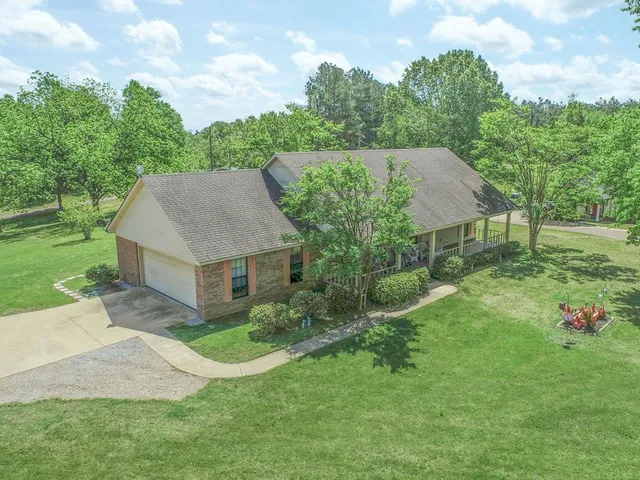 408 Hunters Pkwy, Batesville, MS 38606