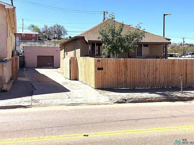 1012 E  Aztec Ave, Gallup, NM 87301