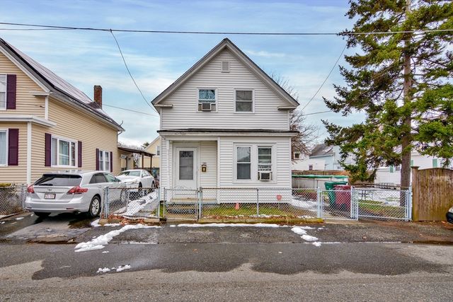 28 Oconnell St, Lowell, MA 01852