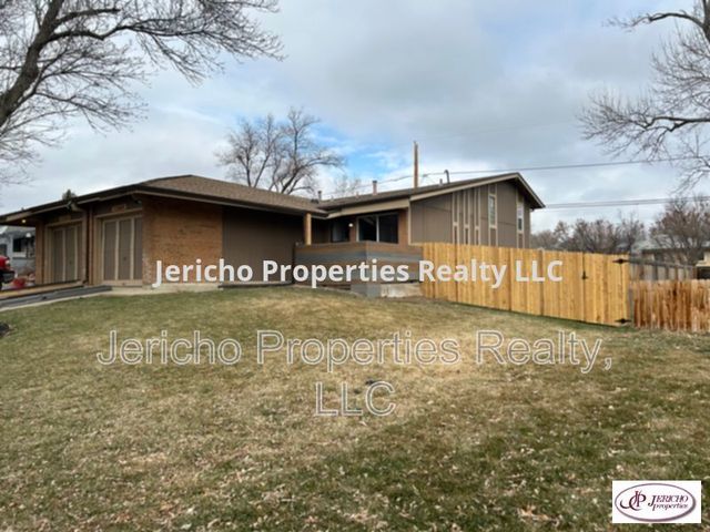11949 W  58th Ave, Arvada, CO 80002