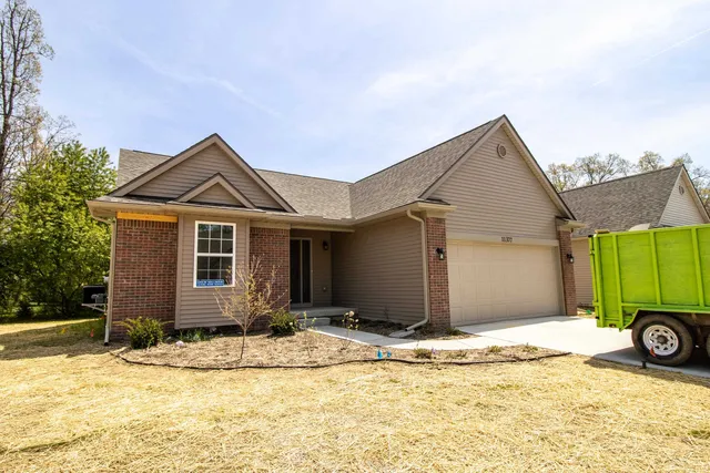 11377 Hidden Oaks Dr, Clio, MI 48420