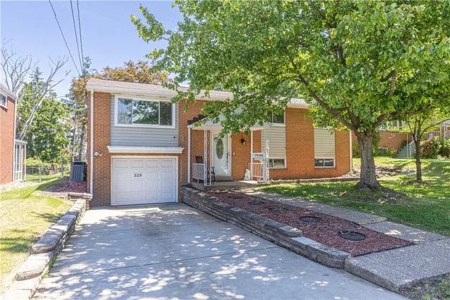 528 Macbeth Dr, Pittsburgh, PA 15235
