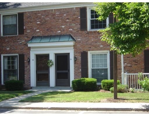 30 Smithfield Ct, Springfield, MA 01108