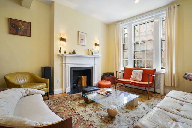 54 Brimmer St, Boston, MA 02108