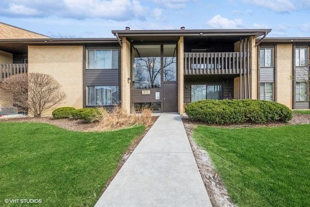 6173 Knoll Lane Ct #202, Willowbrook, IL 60527