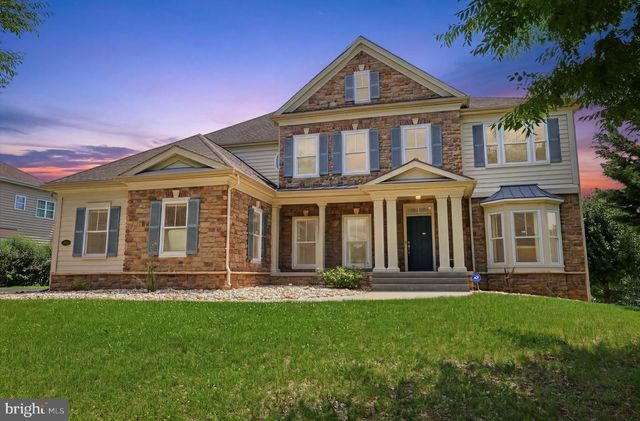 1105 William Penn Dr, Bensalem, PA 19020