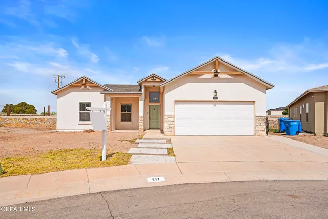 617 Charles Heinrich St, Socorro, TX 79927