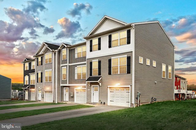 66 Hudson Blvd, Red Lion, PA 17356