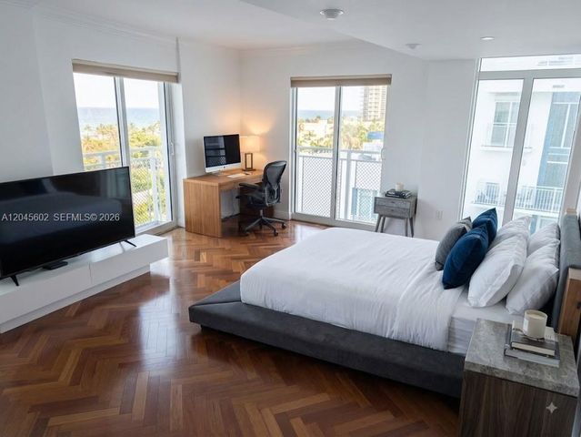 7600 Collins Ave #712, Miami Beach, FL 33141