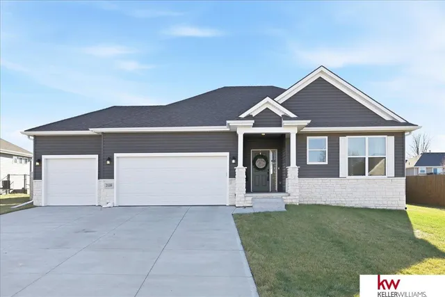 2109 Hedgeapple Rd, Plattsmouth, NE 68048