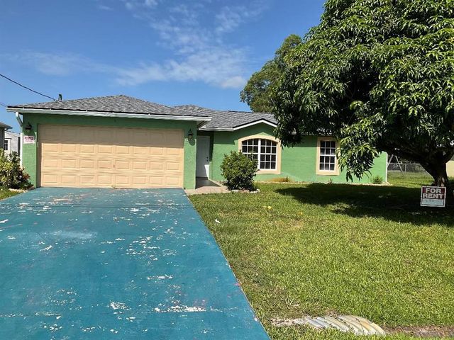 5252 NW Gamma St, Port Saint Lucie, FL 34986