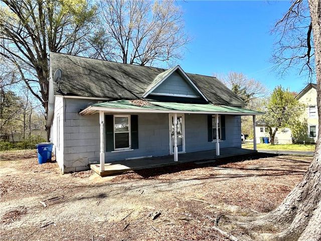 321 Wood St, Gibsonville, NC 27249