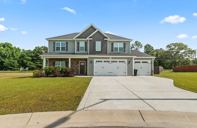 5540 Mountain Run Dr, Hope Mills, NC 28348