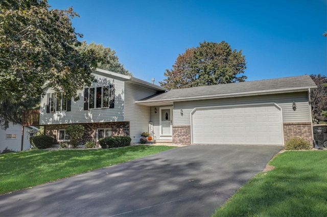832 Lincoln Green Road, Deforest, WI 53532