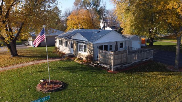 324 9th St N, Cannon Falls, MN 55009