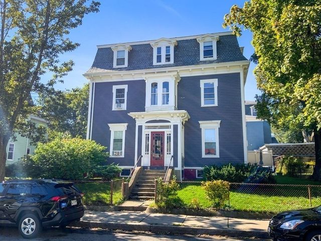 12 Pleasant Ave, Somerville, MA 02143