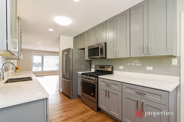 143 Thelin Ct, Wilmette, IL 60091