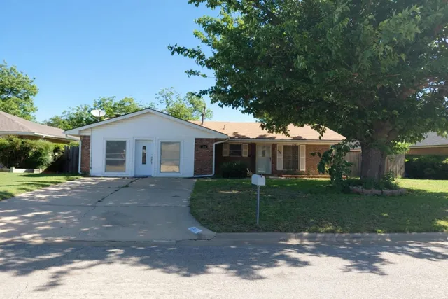 6311 NW Taylor Ave, Lawton, OK 73505