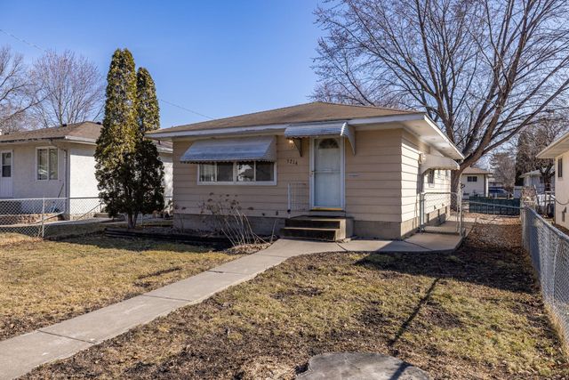 5214 Oliver Ave N, Minneapolis, MN 55430