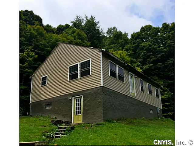 5250 Otisco Rd, Tully, NY 13159