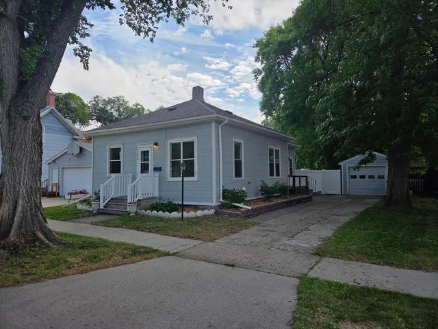 310 14th St S, Fargo, ND 58103