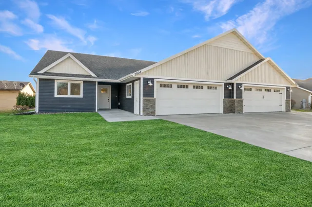 2008 Lakepark Ave, Alexandria, MN 56308