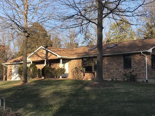 321 Lakeview Dr, Catawissa, MO 63015