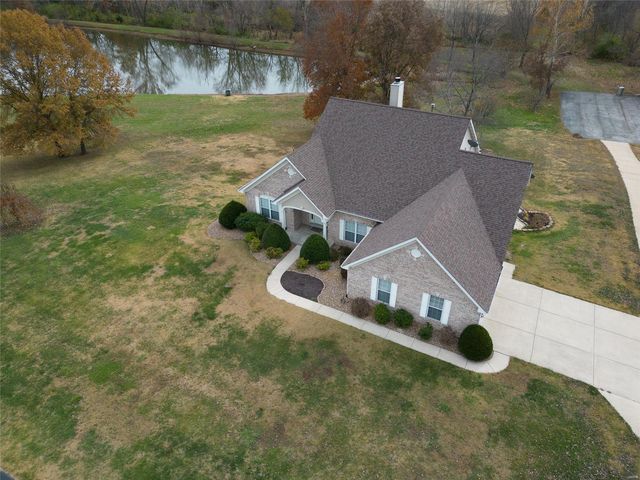 120 Pear Ct, Moscow Mills, MO 63362