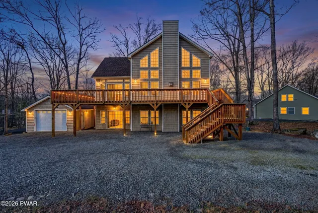 100 Oriole Pl, Lackawaxen, PA 18435
