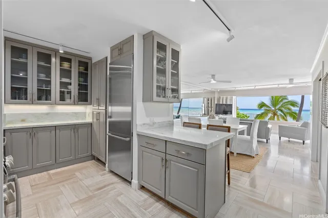 2895 Kalakaua Ave #104, Honolulu, HI 96815