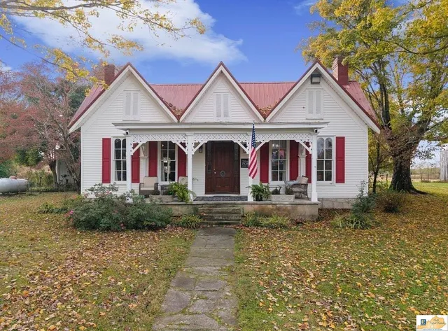 6015 Lonoke Rd, Horse Cave, KY 42749