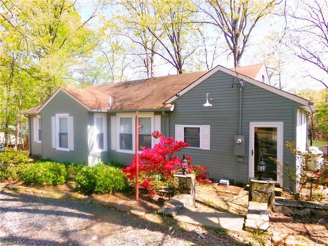 179 Tillery Cove Dr, Mount Gilead, NC 27306