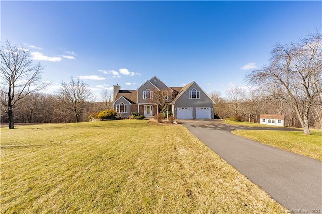 17 Grand View Dr, Enfield, CT 06082